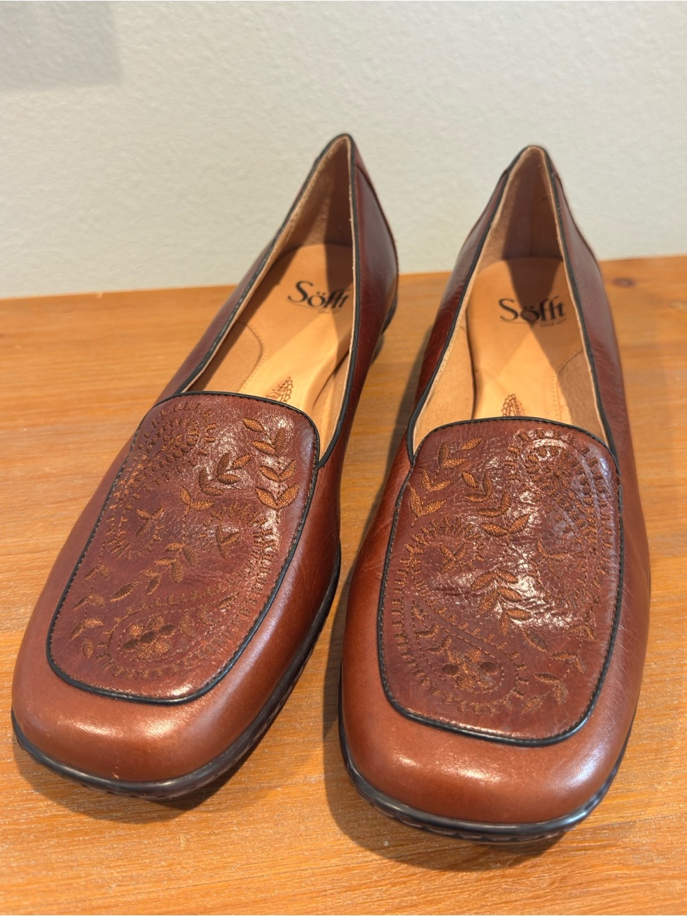 Sofft Women's Brown Leather Embossed Loafer Shoes Womens 9.5